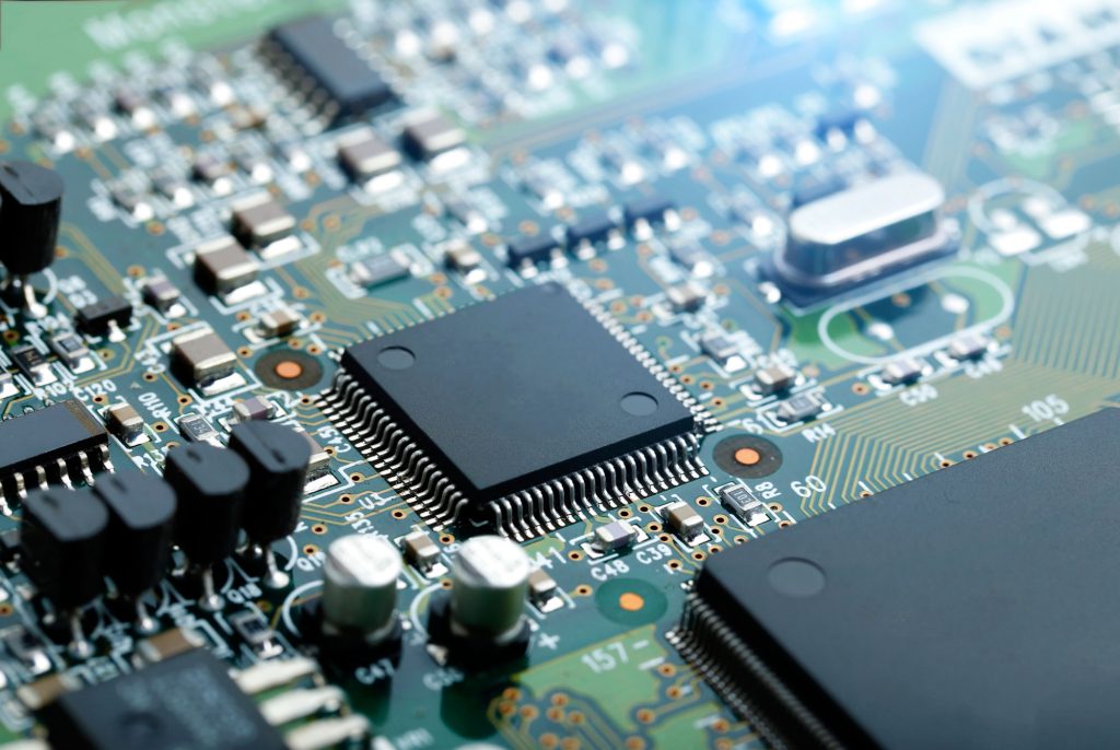 What is an FPGAs & SOC FPGAs?
