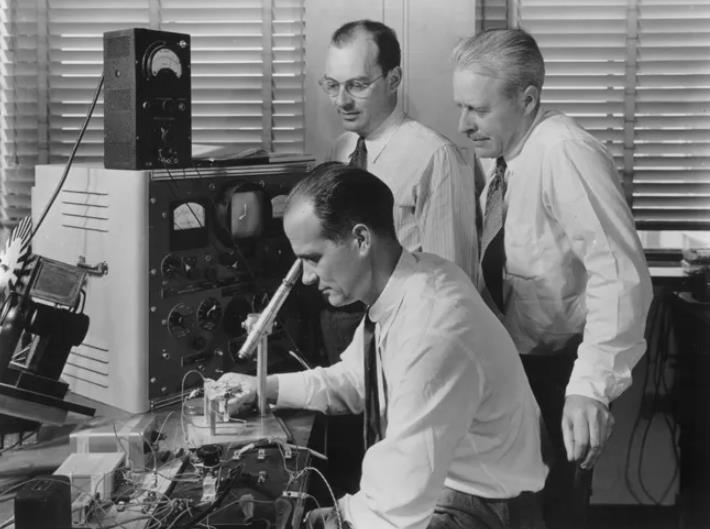 The Rise of the Transistor: from Invention to Integration