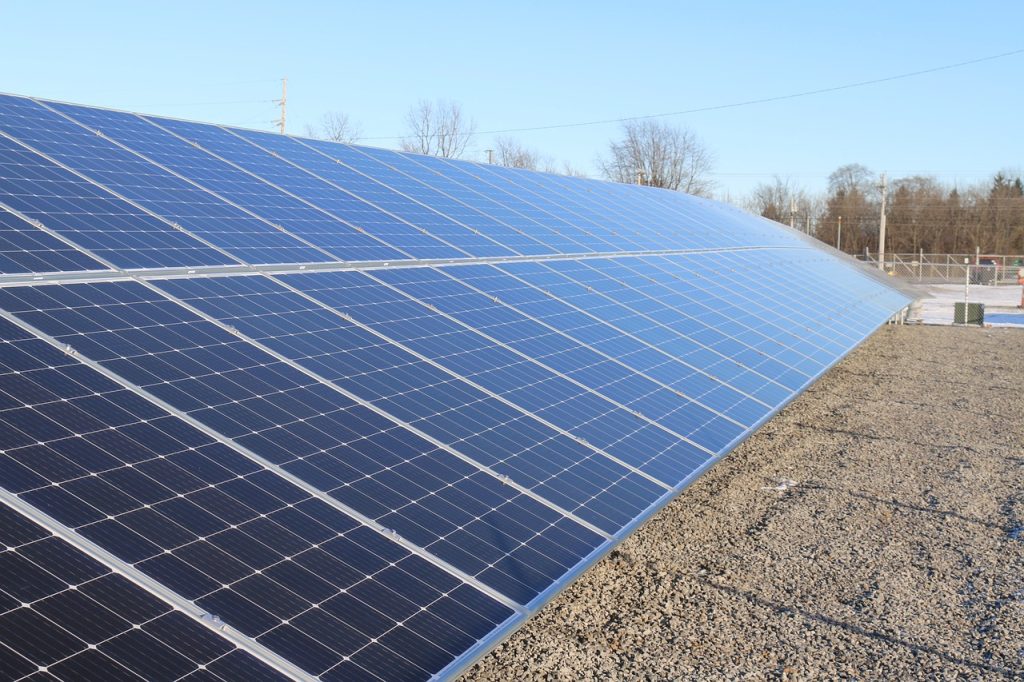 solar-panels-4985353_1280