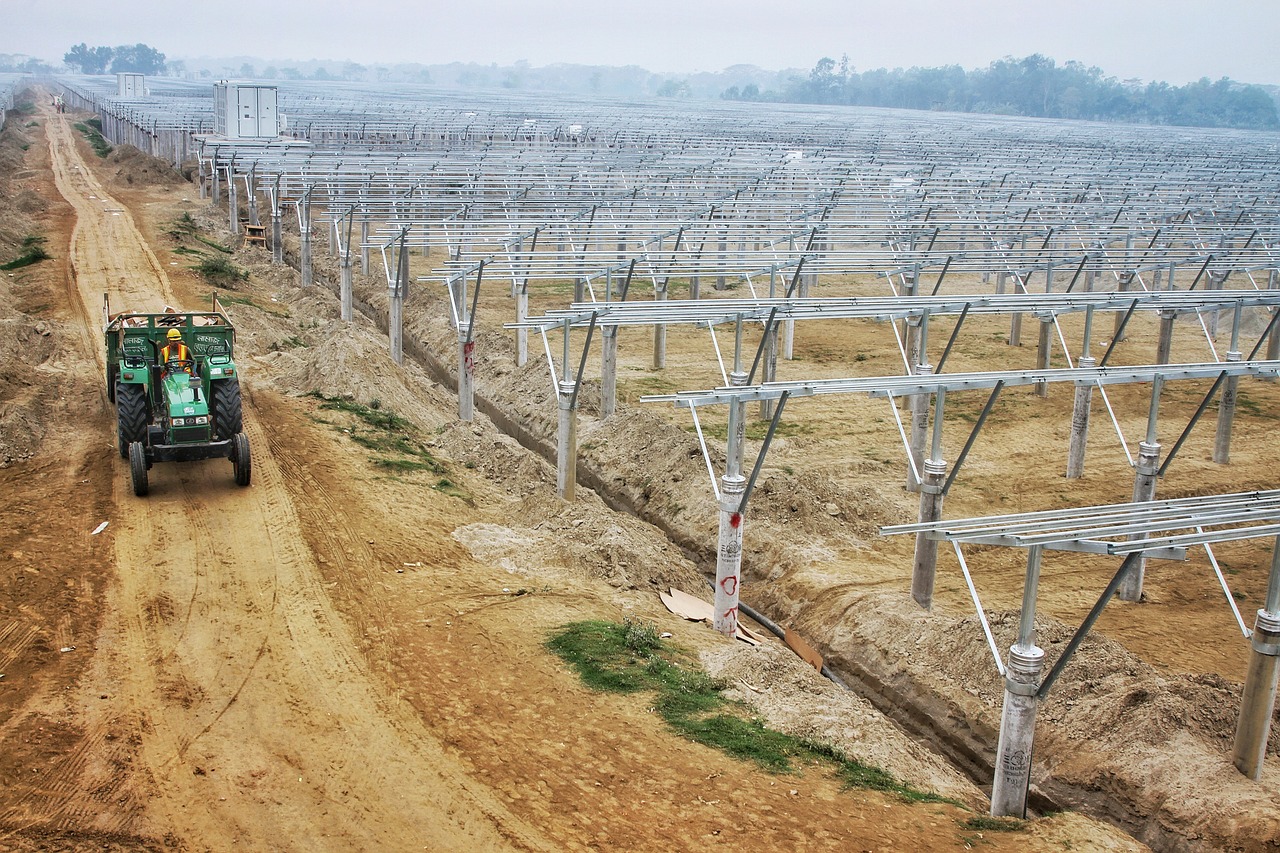 solar-panels-5859472_1280