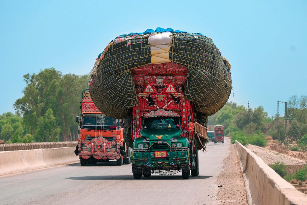 pakistani-truck-7238773_1280