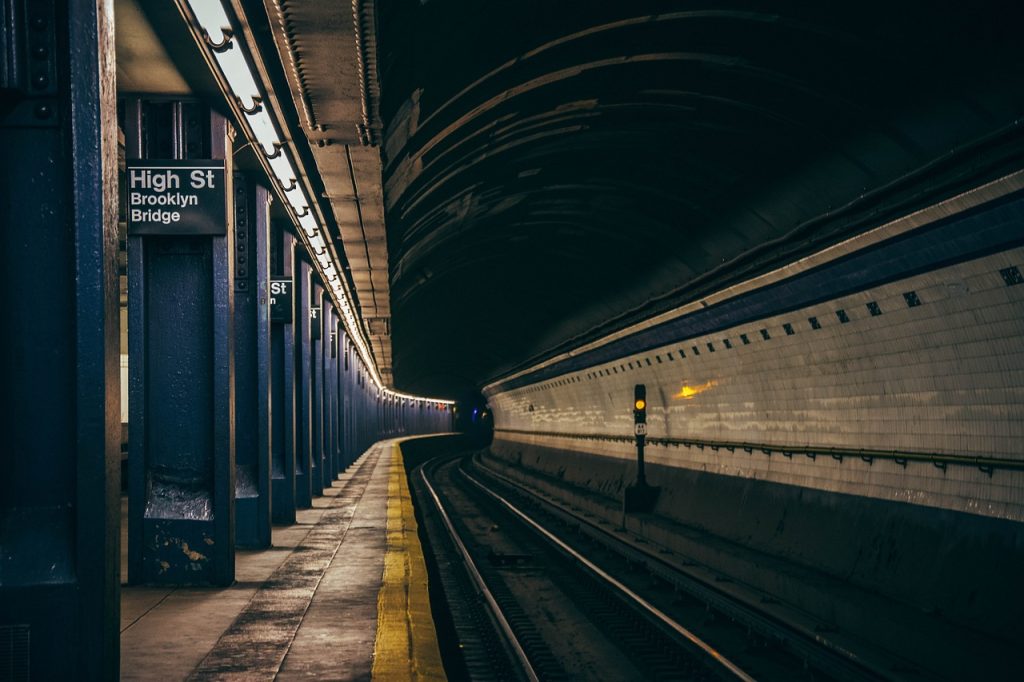 subway-2893846_1280