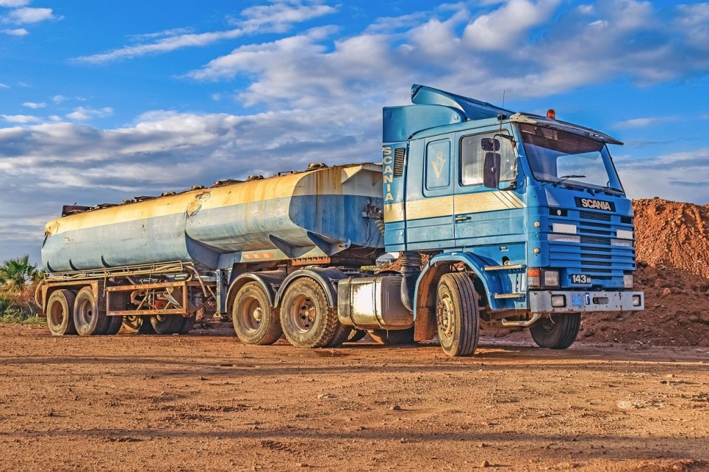 truck-7083763_1280