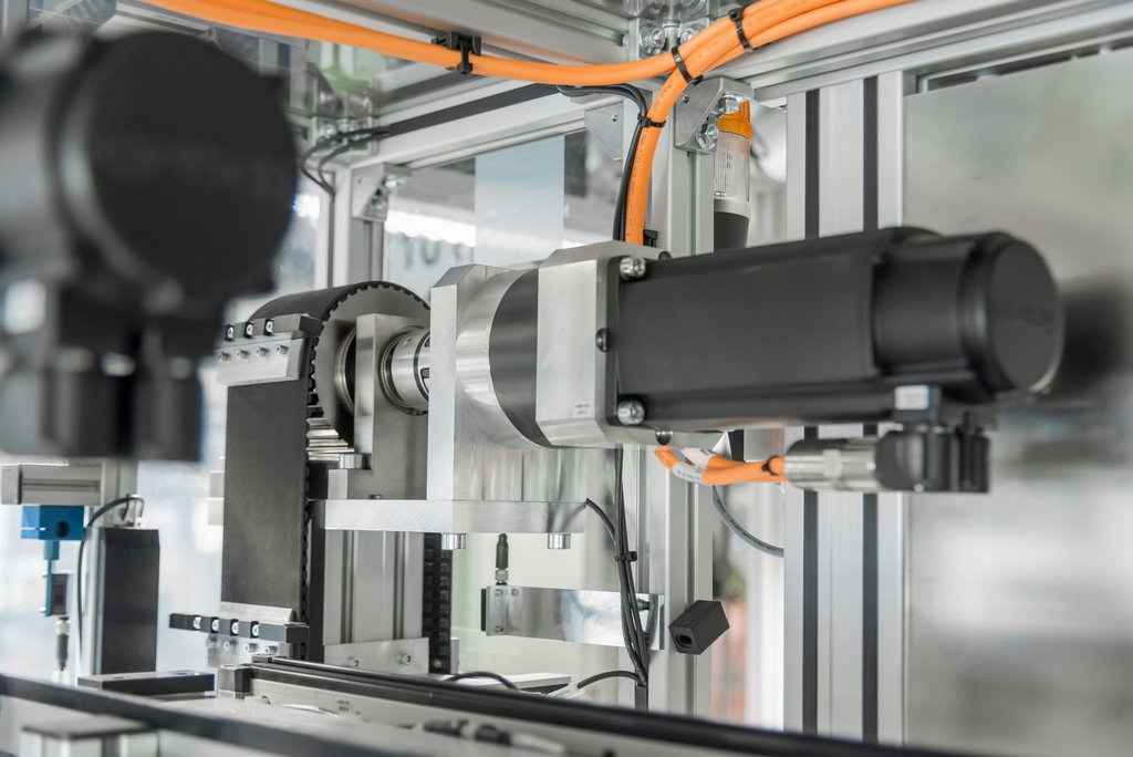 How to achieve precise motion control of industrial drives 2